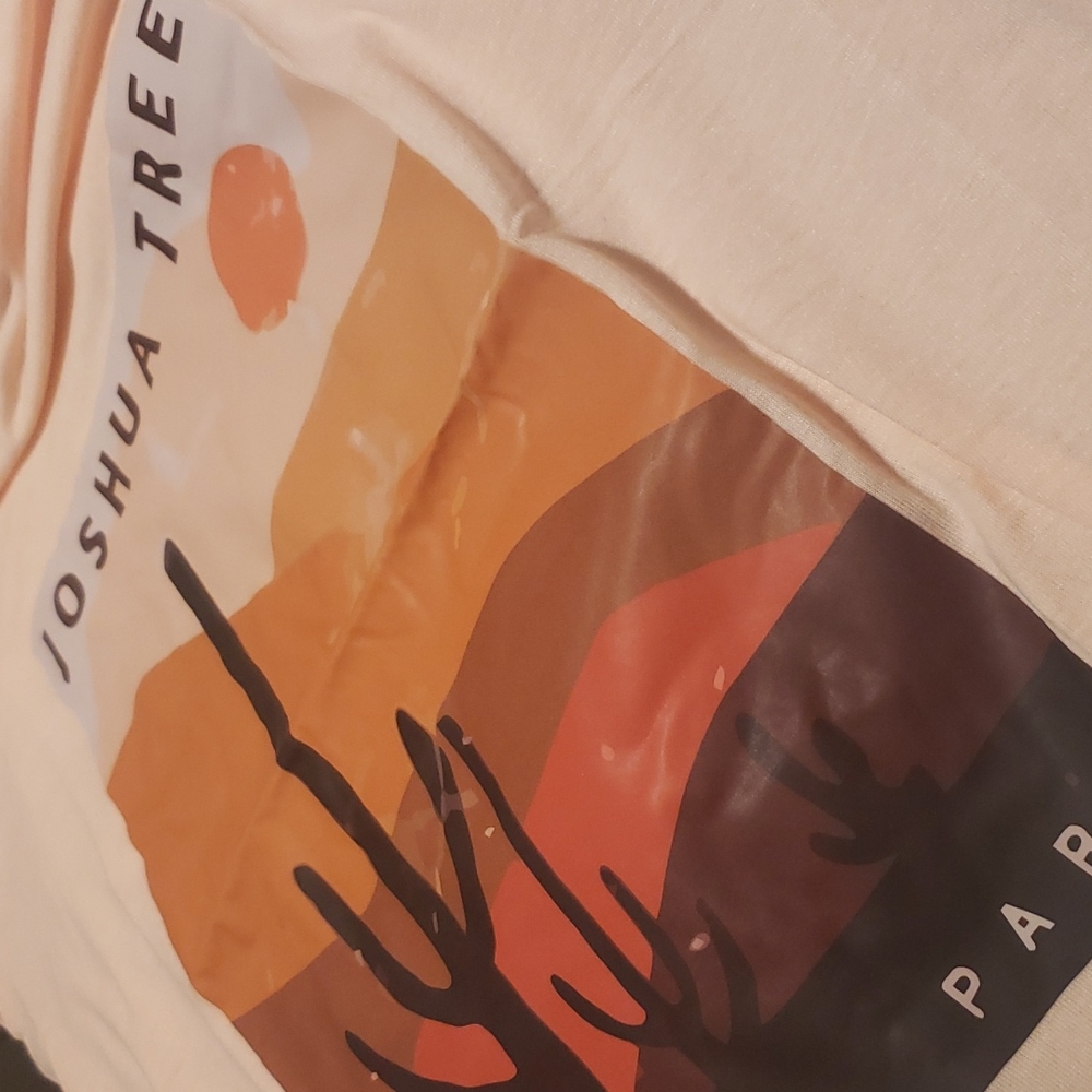 New boutique Joshua Tree Tshirt - Picture 7 of 7